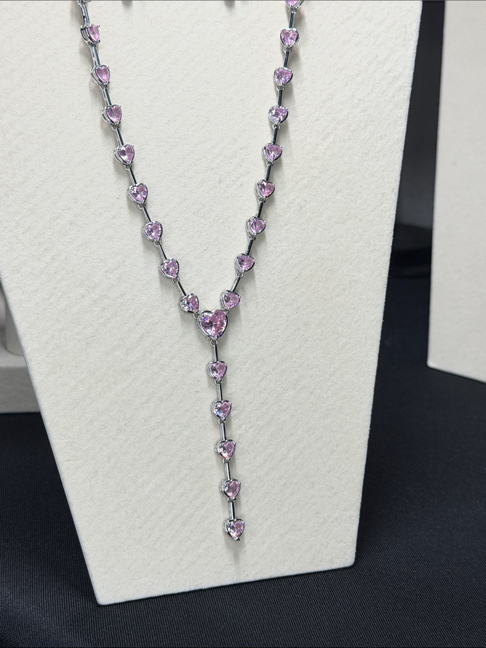18k triple plate white gold cascading necklace w/large pink crystal hearts. - Picture 6 of 9